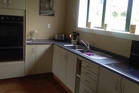 Karapiro House | Karapiro Haybarn (entire guesthouse)