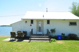 Waupoos Cabin | Waupoos Island View Cottages - The Amanda