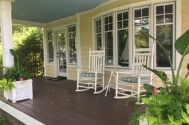 Fenelon Falls Cabin | Luxury cottage on Cameron Lake right in town.