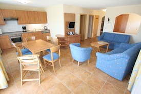 Leipheim Apartment | Schwarzfelder Hof (Leipheim), Ferienwohnung im mediterranen Stil am Sonnensee