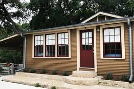 New Braunfels Cabin | Brodie's Bungalow on Lake Dunlap