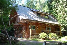 Pender Island Cabin | the Little Log Cabin, private, peaceful, cozy