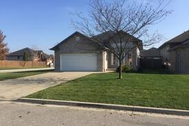 Sarnia House | Fully furnished executive home Rapids Parkway