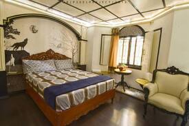 Baguio House | La Baita , Baguio City (King Suite)
