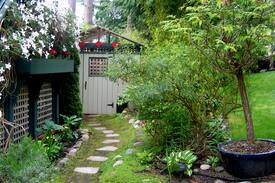 Port Townsend Apartment | CHEZ JOHN ~ QUIET & PRIVATE NEAR FORT WORDEN/BEACH