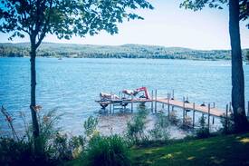 Saint-Hermenegilde Villa | Chalet de L'Érablière du Lac Wallace