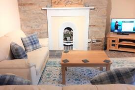 Rhayader Apartment | Castle Hotel Apartment 4 - Self Catering, Sleeps 2