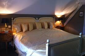 La Vieille-Lyre Bed & Breakfast | Le Château du Mesnil - Suite