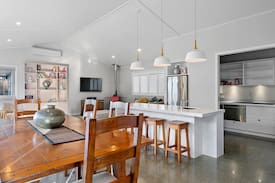 Acacia Bay House | Highland House - West Wing with Lake Views