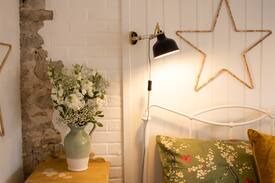 Willesborough House | The Dandelion Room at The Old Pub