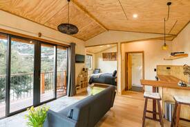 Wanaka House | Mount Iron Cabin - Brand New With Views!