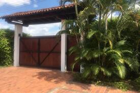 Melgar Villa | Casa campestre con Piscina en Verdesol para 14