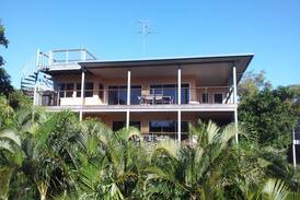 Point Lookout House | Happy Days, Point Lookout - spacious and central
