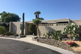 Palm Desert House | Modernist Sandpiper Condo on El Paseo