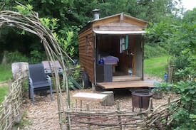 Armagh Other | “The Meadow” Shepherds Hut @ Ballymartrim Wood