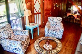 Antoneys Cay House | El Rancho Delfín