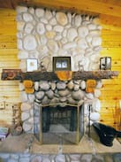 Dickson Township Cabin | Lost Oak Lodge, Log home near Tippy Dam