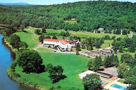 Shawnee On Delaware Apartment | Shawnee Village, PA, 2 Bedroom Fairway #3