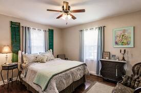 Allen Park House | Swan House Bungalow~along Historic, McGregor Blvd