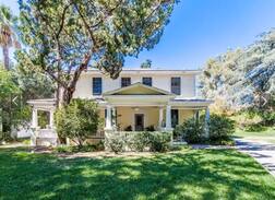 Westmont House | Historic Master Suite at The Peppertree Lane!