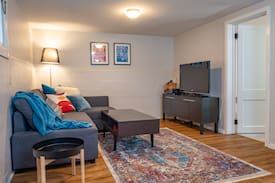 Ravenna Apartment | Ravenna/Roosevelt Roost: Walk to Greenlake and UW