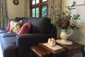 Waikouaiti Cabin | Bide-a-wee (stay a while) cottage