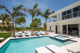 Leeward Settlement Villa | Villa Viatu - Steps to Pelican Beach