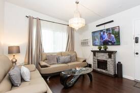West Hollywood Apartment | Naughty & Nice WeHo 1bd/1ba-Great For Work & Play