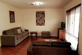 Hamilton Hill Villa | OCEAN VIEW VILLAS - only 800 metres to the beach