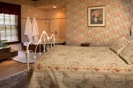 Red Wing Other | Golden Lantern Inn - Meg's Suite