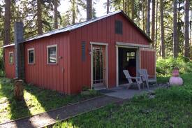 Sequim Cabin | Riverwalk Cabin: Walk Along the Dungeness River