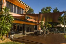 Barrine Villa | LUXURY LAKEFRONT - Tuscany on Tinaroo