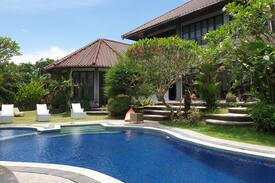 Mumbul House | 6 BR Villa in Nusa Dua. (Pondok Puspita)