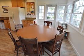 Vermilion Cabin | Cottage in Idyllic Linwood Park