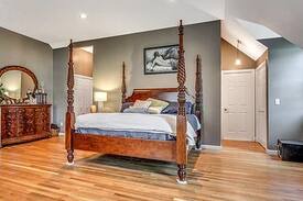 Mansfield House | Colonial Mansion- near gillette and xfinity center