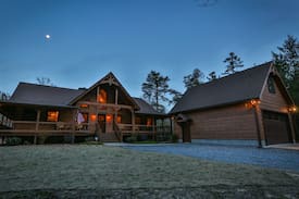 East Ellijay Cabin | Cartecay River Dreams - Fabulous Log Home on River