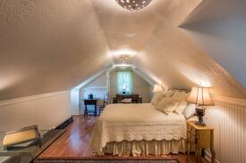 Blue Ridge Cabin | Sunny Hill Farm Log Cabin Retreat