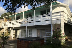 Omapere Apartment | Sneezle Beezle Beach Studio