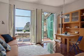 Borgo Antico Apartment | Orizzonte sul mare, al centro delle 5 Terre