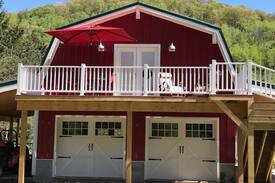 Emporium Apartment | Alpaca Retreat Off-Grid Farmstay
