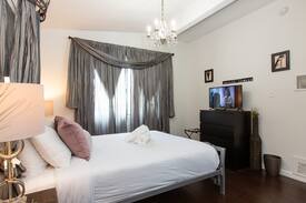 West Hollywood Apartment | Naughty & Nice WeHo 1bd/1ba-Great For Work & Play