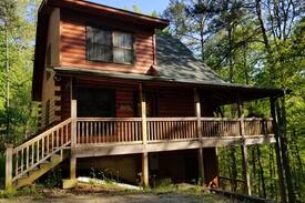 Ellijay Cabin | Four Winds Lodge & Hot Tub, Pool Now Open!