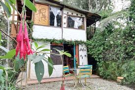 Los Nomos Cabin | Santa Elena Medellín - Cabaña Rústica Magic House