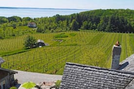 Suttons Bay Villa | The Villa at Willow Vineyards and Winery