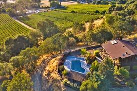 Ukiah House | Verona: Awesome Views, Pool, Vineyard, Hot Tub!