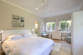 Constantia Cabin | Beautiful Private Constantia Cottage The Appleyard