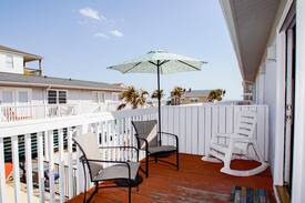 Long Beach Apartment | Anchors Away- Pelican Landing Villas- Unit 6