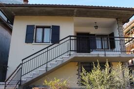 Brentino Belluno Apartment | Appartamento vacanze "Casa Gialla"