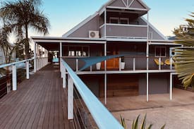 Hideaway Bay Villa | The Hamptons Beach House - Beachfront Water Veiws