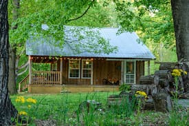 Elizabethtown Cabin | Cabin at Calico Springs -Bluegrass Bourbon Country